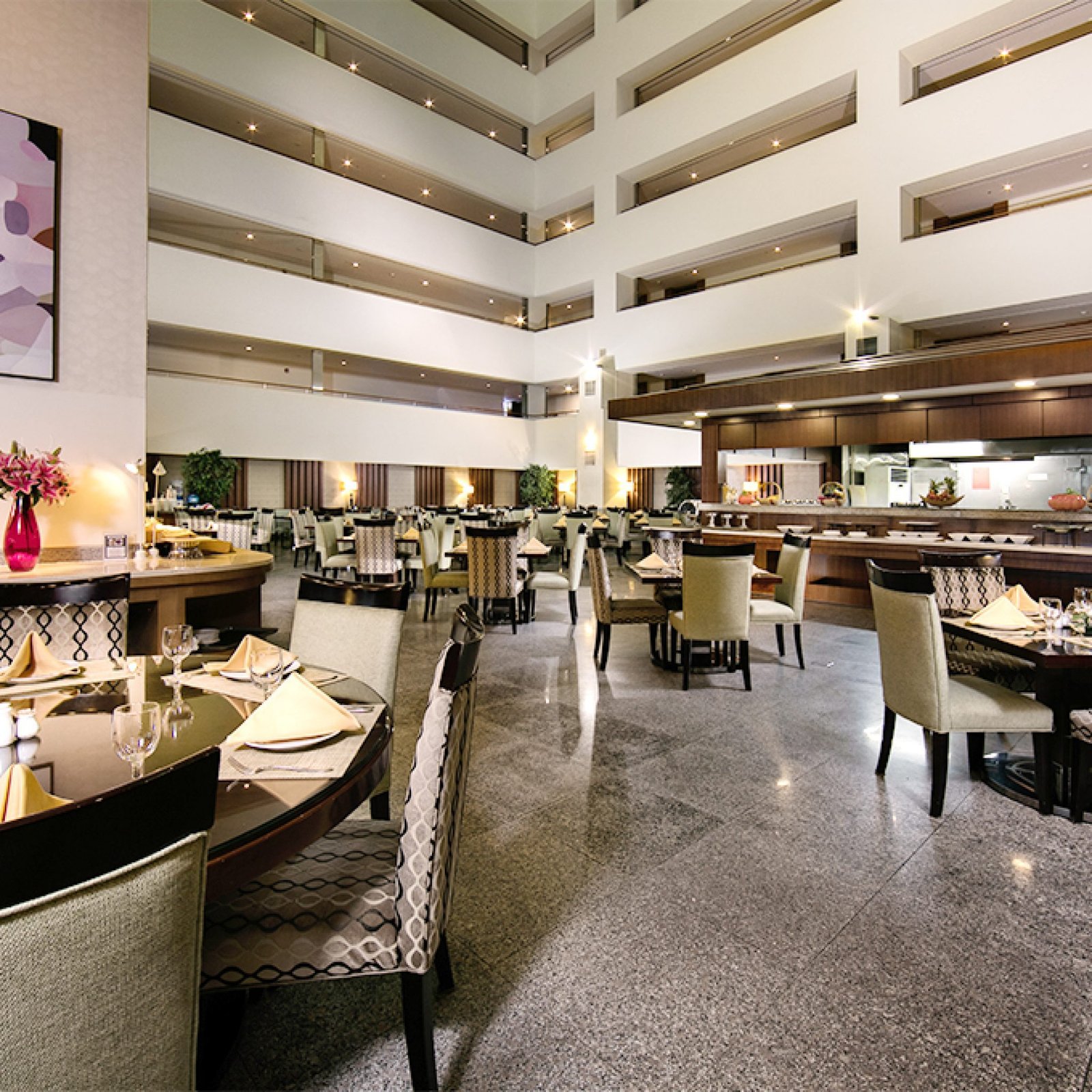 CALIDAS LANDMARK72 Royal Residence Hanoi – Inhouse Service CALIDAS LANDMARK72 Royal Residence Hanoi Inhouse Service