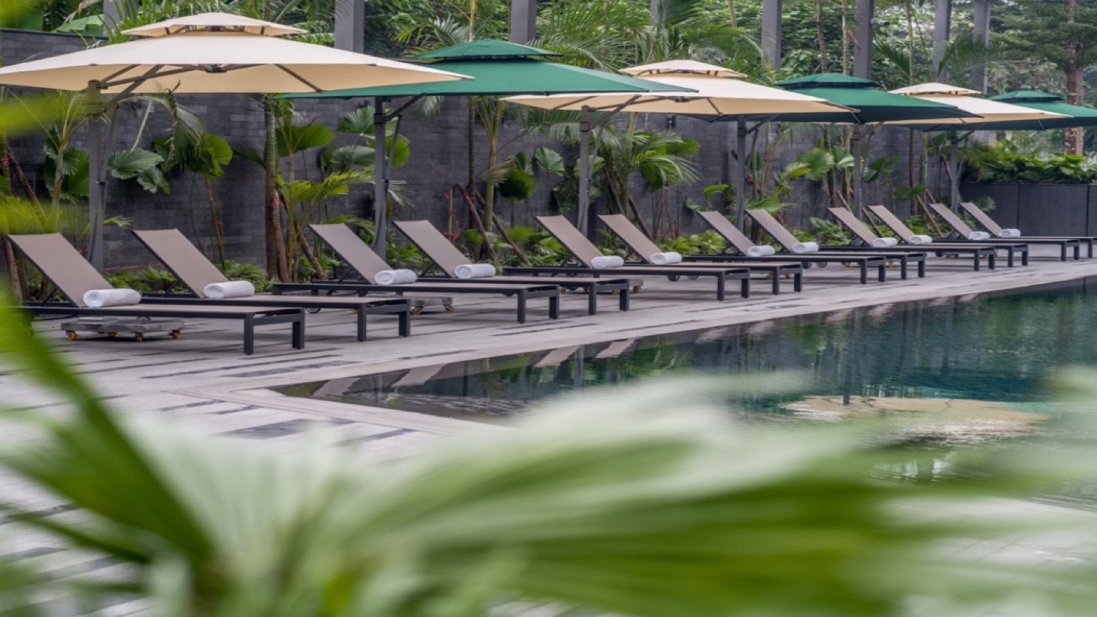 fraser-residence-hanoi-swimming-pool