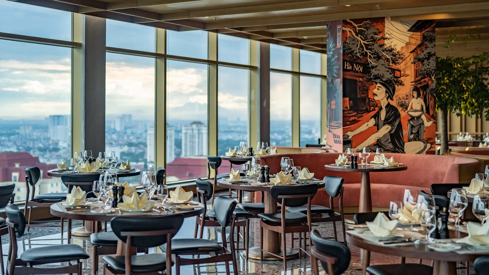 l7-west-lake-hanoi-dining
