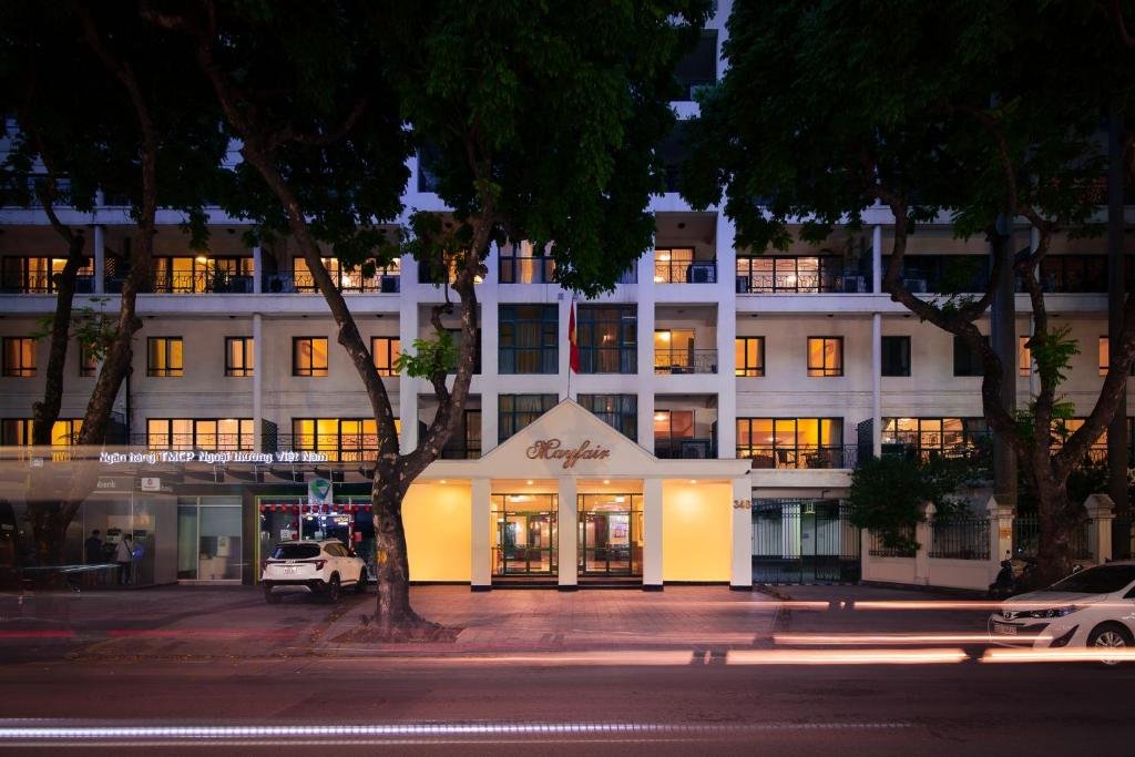 Mayfair Hanoi 夜の外観